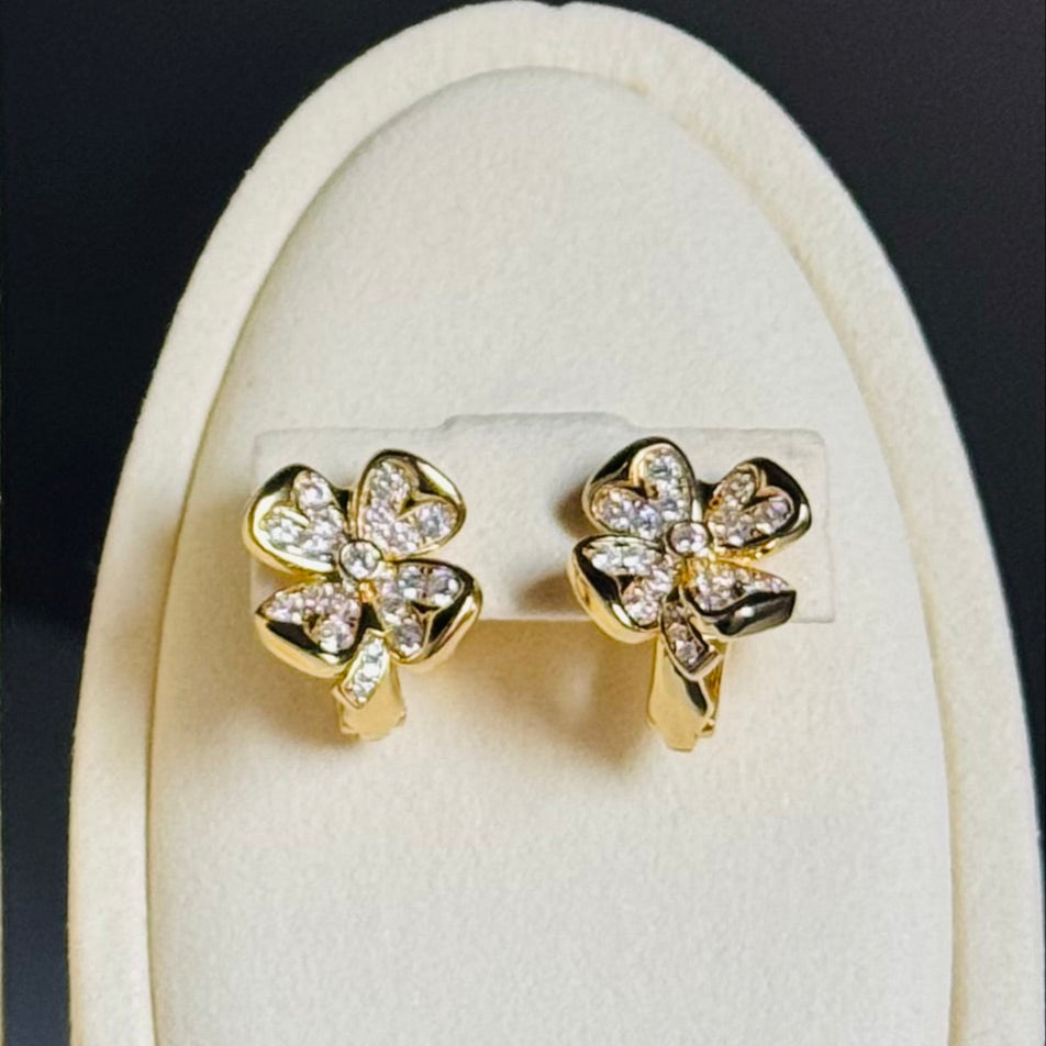 Diamond M.M.M earrings gold
